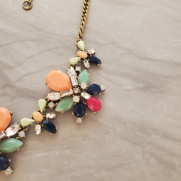 ✨ J.Crew Rhinestone Crystals Cluster Stacked Colorful Statement Necklace ✨ - Picture 7 of 15